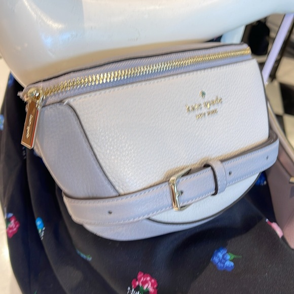 Kate Spade Lena Colorblock Belt Bag
Mountain Grey Multi 
Waist Bag , Fanny Pack - Picture 2 of 16